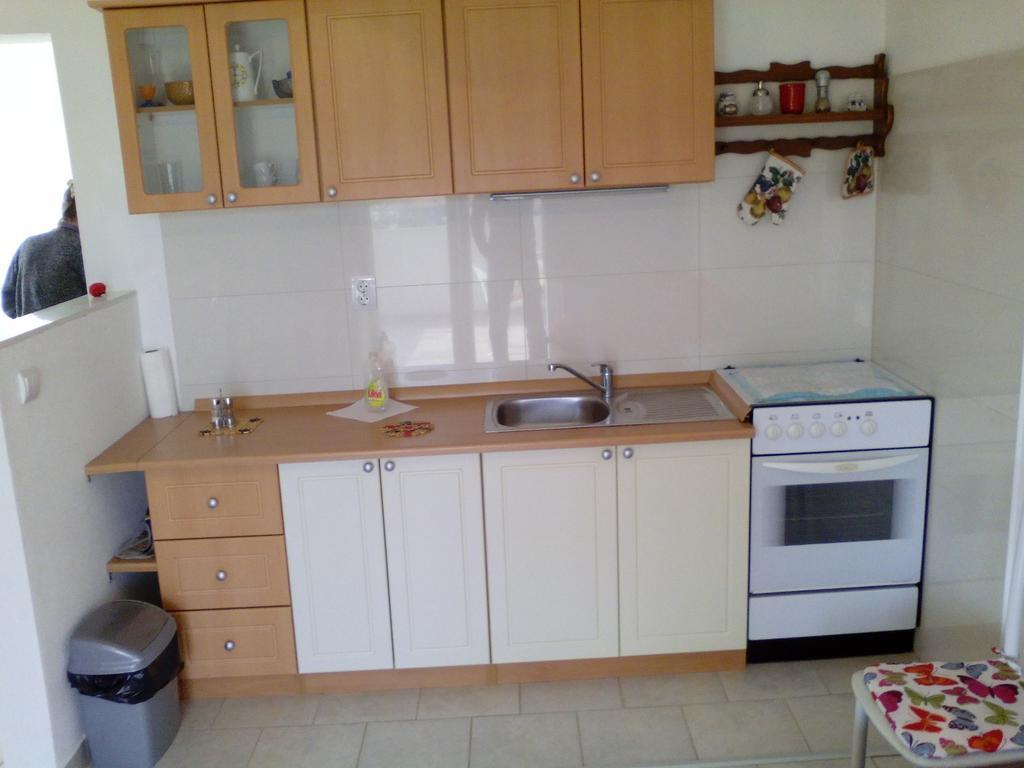 Apartments Karla Slatine Habitación foto